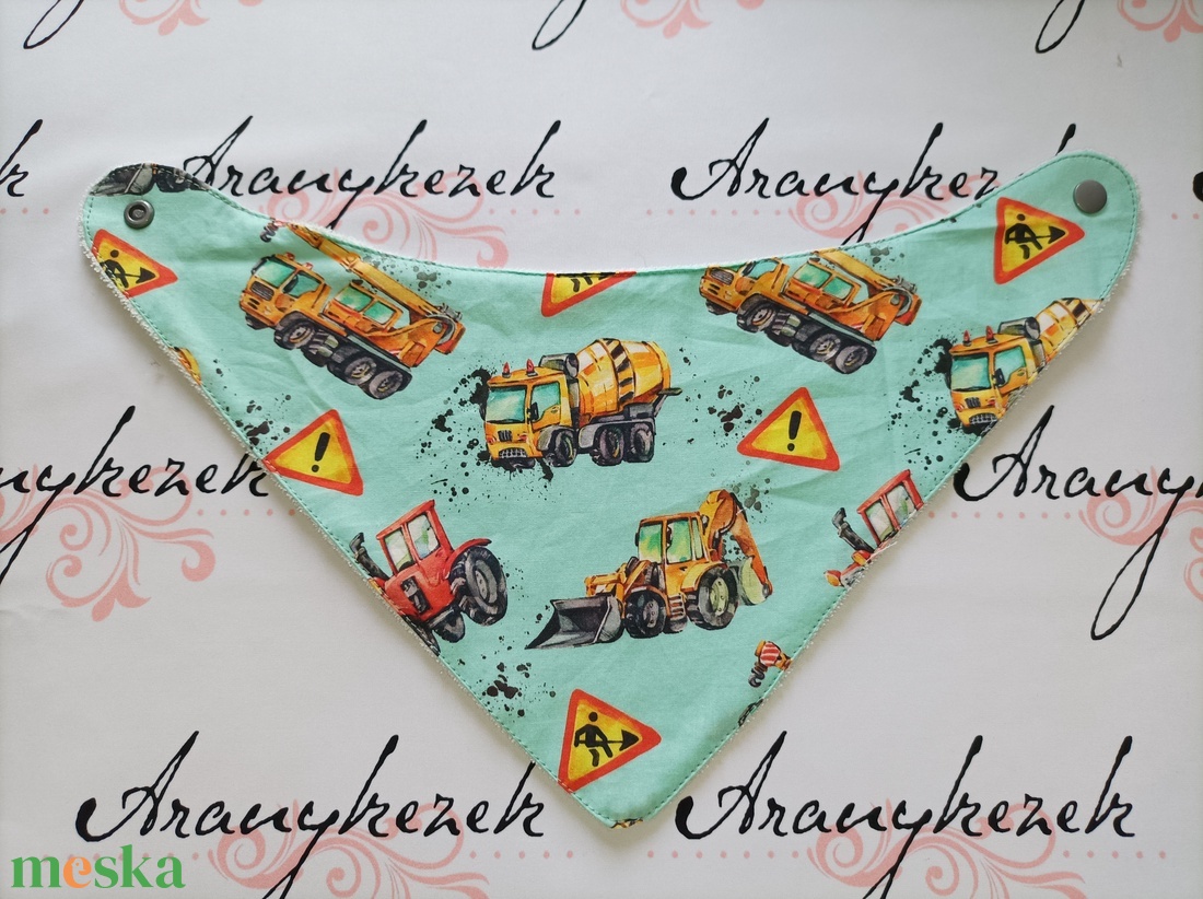 Munkagépes nyálkendő - ruha & divat - babaruha & gyerekruha - előke & nyálkendő - Meska.hu Munkagépes nyálkendő - ruha & divat - babaruha & gyerekruha - előke & nyálkendő - Meska.hu