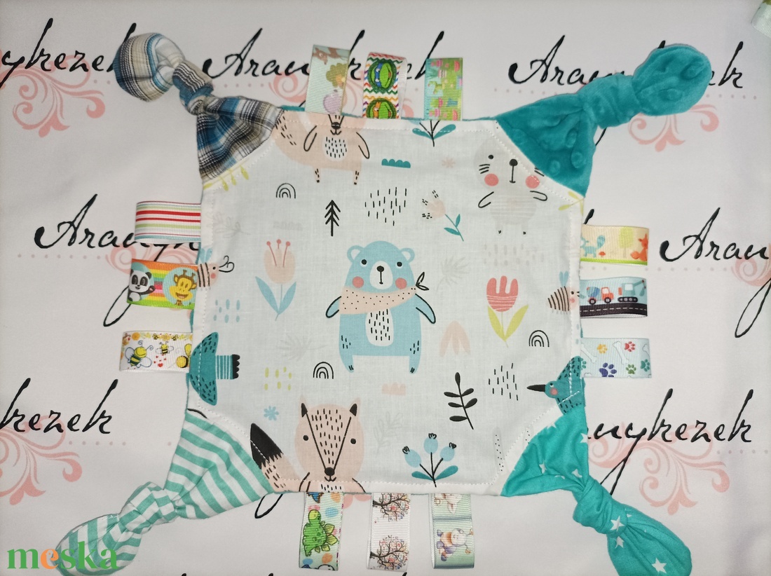 Maci-nyuszi-róka -rongyi-cimkekendő-babakockával szettben - játék & sport - 3 éves kor alattiaknak - alvóka & rongyi - Meska.hu