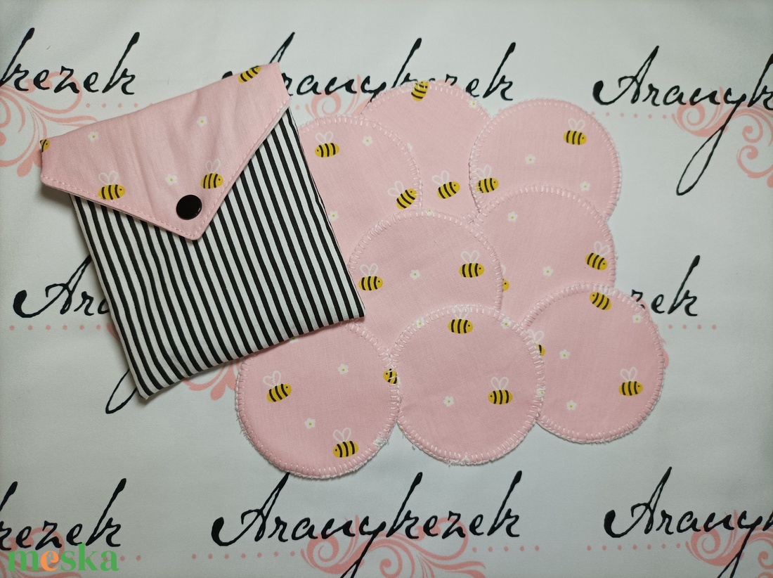 Méhecskés-rózsaszín-pink-arctisztítókorong csomag 8db+neszesszer - szépségápolás - arcápolás - arctisztító korong - Meska.hu Méhecskés-rózsaszín-pink-arctisztítókorong csomag 8db+neszesszer - szépségápolás - arcápolás - arctisztító korong - Meska.hu