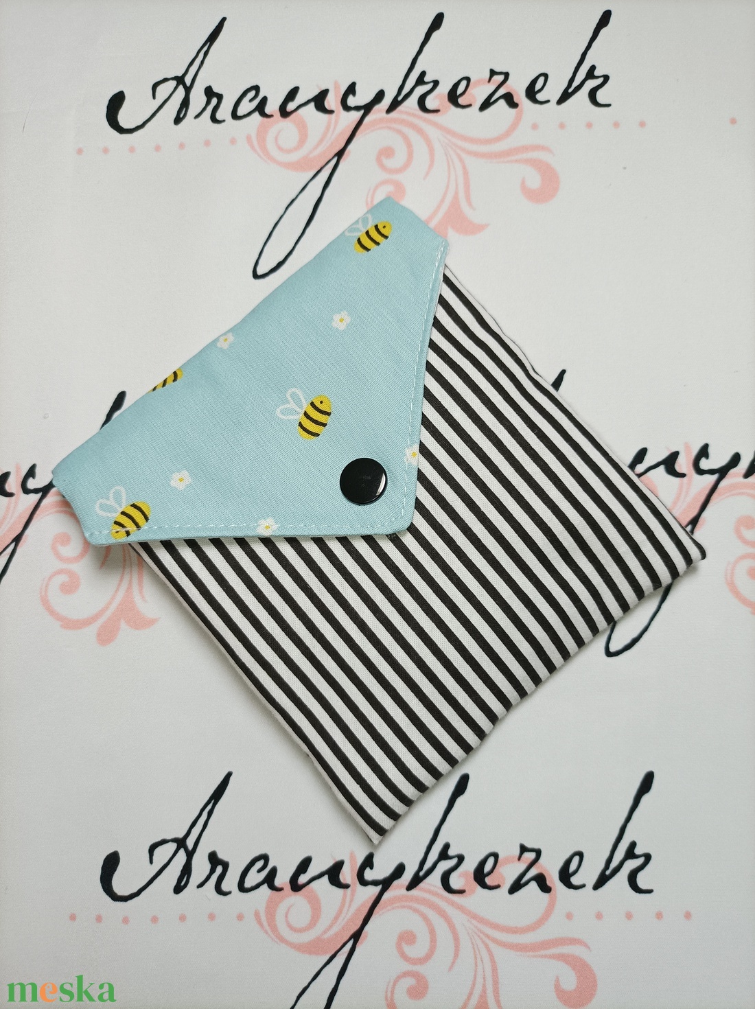 Méhecskés-rózsaszín-pink-arctisztítókorong csomag 8db+neszesszer - szépségápolás - arcápolás - arctisztító korong - Meska.hu Méhecskés-rózsaszín-pink-arctisztítókorong csomag 8db+neszesszer - szépségápolás - arcápolás - arctisztító korong - Meska.hu