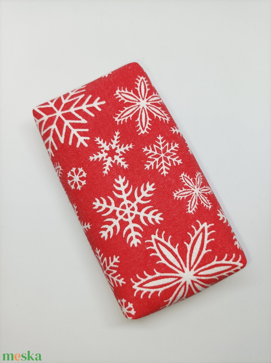 Piros  hópelyhes mintával-bélelt papírzsebkendő tartó - táska & tok - pénztárca & más tok - zsebkendőtartó tok - Meska.hu