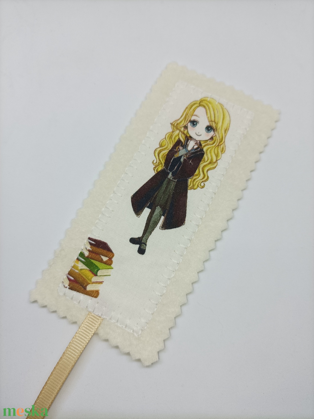 Luna Lovegood H.P.-könyvjelző - könyv & zene - könyvjelző - Meska.hu Luna Lovegood H.P.-könyvjelző - könyv & zene - könyvjelző - Meska.hu