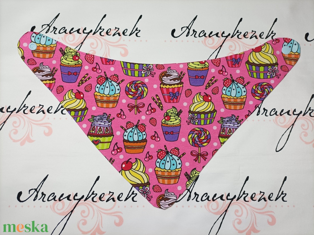 Muffinos nyálkendő - ruha & divat - babaruha & gyerekruha - előke & nyálkendő - Meska.hu Muffinos nyálkendő - ruha & divat - babaruha & gyerekruha - előke & nyálkendő - Meska.hu