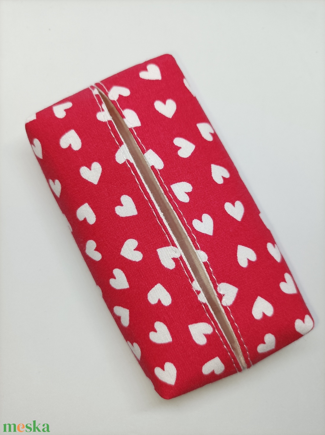 Szívecskés-bélelt papírzsebkendő tartó - táska & tok - pénztárca & más tok - zsebkendőtartó tok - Meska.hu