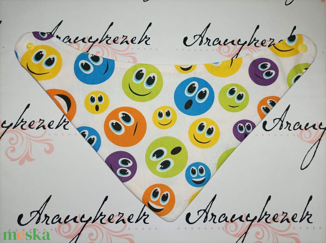 Nyálkendő-Emoji mintával - ruha & divat - babaruha & gyerekruha - előke & nyálkendő - Meska.hu Nyálkendő-Emoji mintával - ruha & divat - babaruha & gyerekruha - előke & nyálkendő - Meska.hu