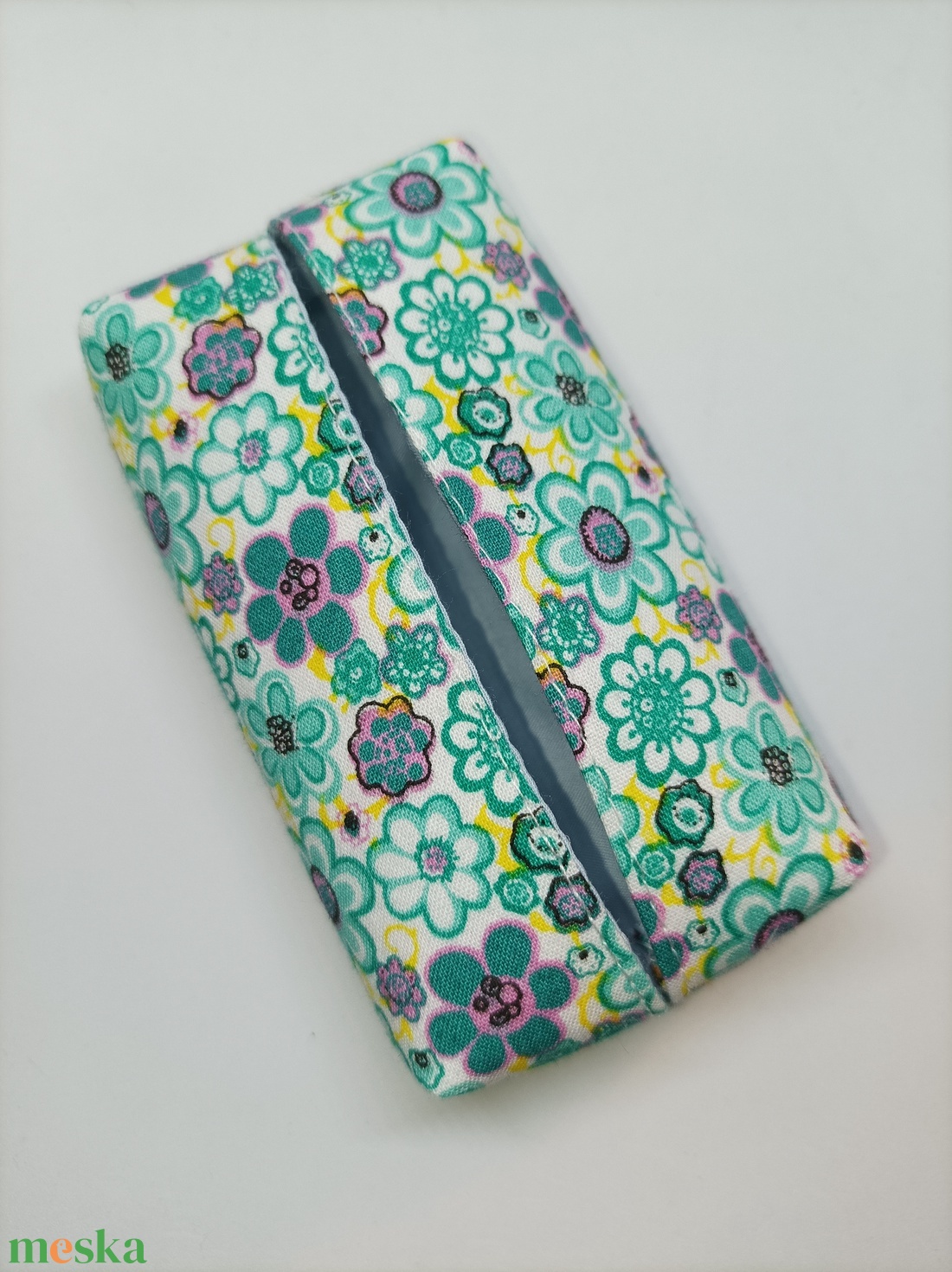 Mentazöld virágos-bélelt zsepitartó - otthon & életmód - tárolás & rendszerezés - zsebkendőtartó - Meska.hu
