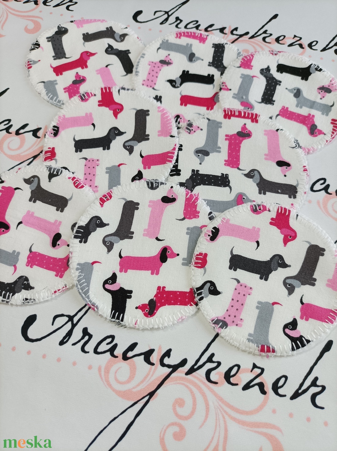 Rózsaszín tacsis mintás  arctisztítókorongok 8db+neszesszer - szépségápolás - arcápolás - arctisztító korong - Meska.hu