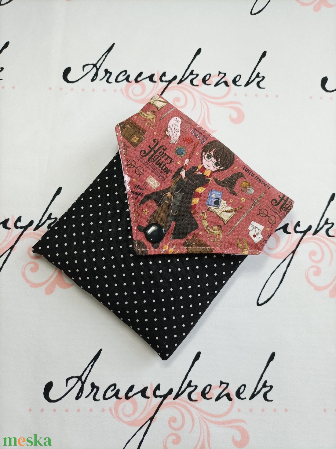 Harry Potter mintás arctisztítókorongok 8db+neszesszer - szépségápolás - arcápolás - arctisztító korong - Meska.hu Harry Potter mintás arctisztítókorongok 8db+neszesszer - szépségápolás - arcápolás - arctisztító korong - Meska.hu