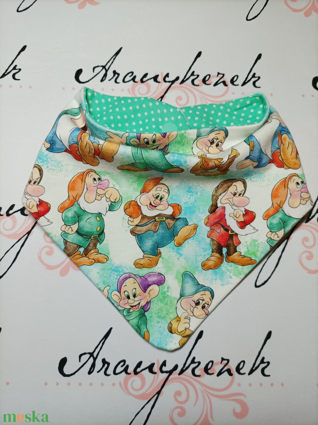 Nyálkendő-Hét törpés mintával - ruha & divat - babaruha & gyerekruha - előke & nyálkendő - Meska.hu