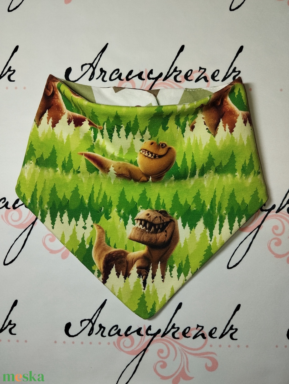 Nyálkendő-Dinó mintával - ruha & divat - babaruha & gyerekruha - előke & nyálkendő - Meska.hu Nyálkendő-Dinó mintával - ruha & divat - babaruha & gyerekruha - előke & nyálkendő - Meska.hu