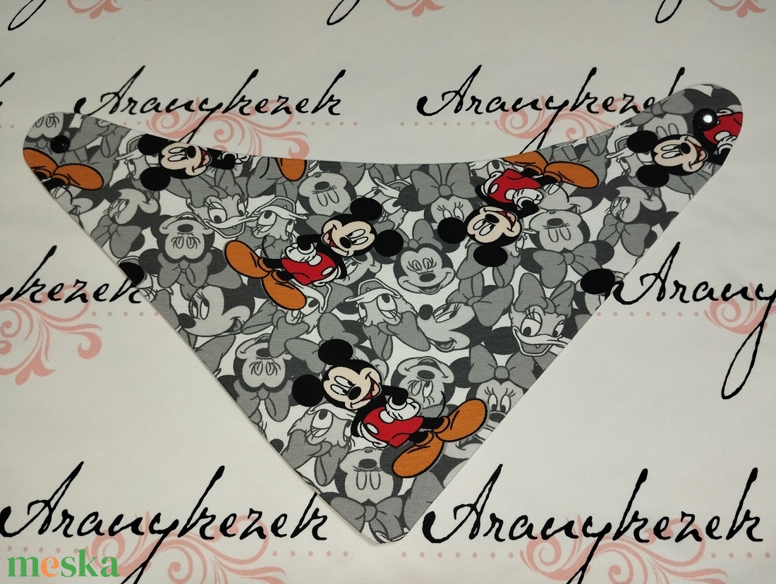 Mickey egér mintás nyálkendő - ruha & divat - babaruha & gyerekruha - előke & nyálkendő - Meska.hu
