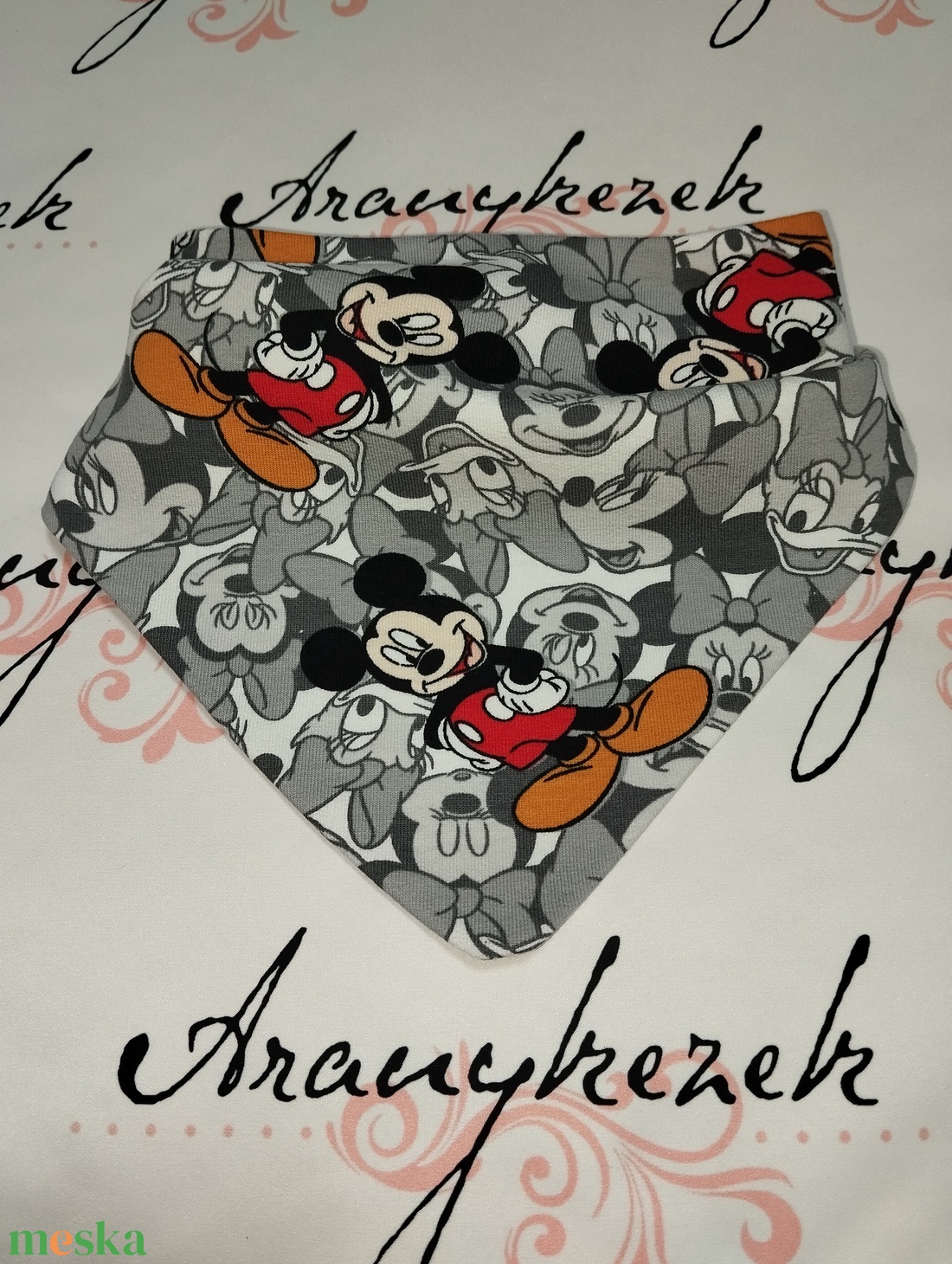 Mickey egér mintás nyálkendő - ruha & divat - babaruha & gyerekruha - előke & nyálkendő - Meska.hu