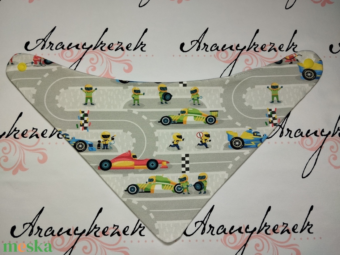 Nyálkendő-Versenyautó mintával - ruha & divat - babaruha & gyerekruha - előke & nyálkendő - Meska.hu Nyálkendő-Versenyautó mintával - ruha & divat - babaruha & gyerekruha - előke & nyálkendő - Meska.hu