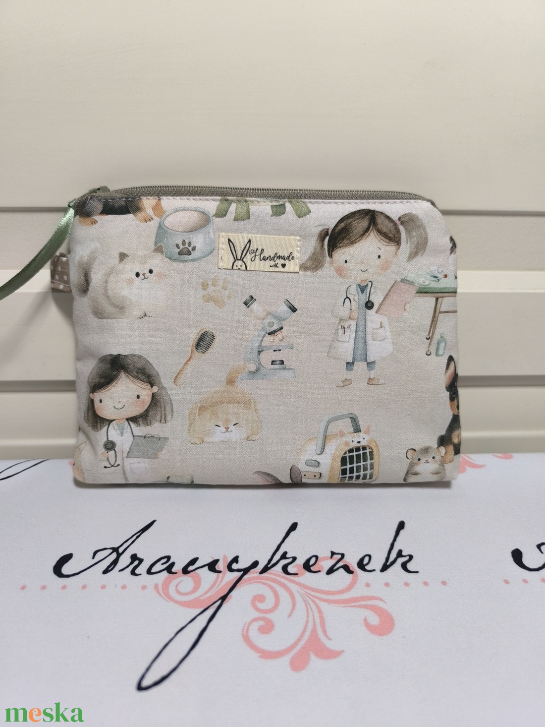 Állatorvosos -neszesszer L méretben - táska & tok - neszesszer - Meska.hu Állatorvosos -neszesszer L méretben - táska & tok - neszesszer - Meska.hu