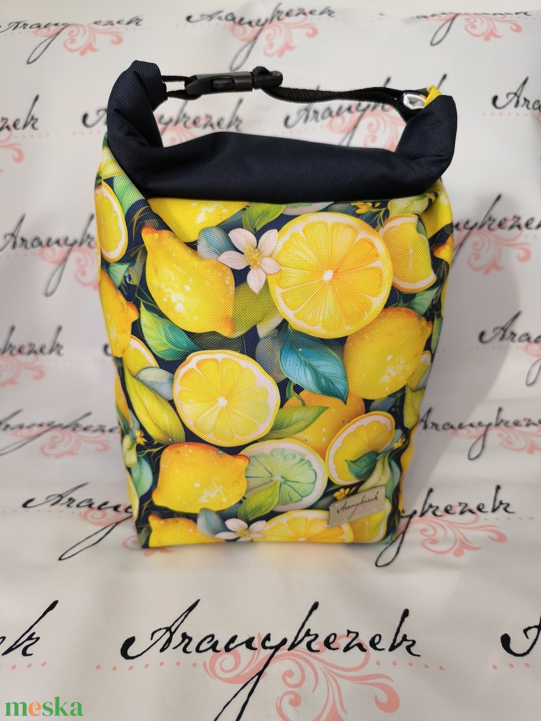 Citrom mintás-Vízálló uzsonnás tasak kézben vihető-PUL béléssel-Vállon is viheted egy megvásárolható pánttal - táska & tok - uzsonna- & ebéd tartó - ebéd tasak, doboz - Meska.hu