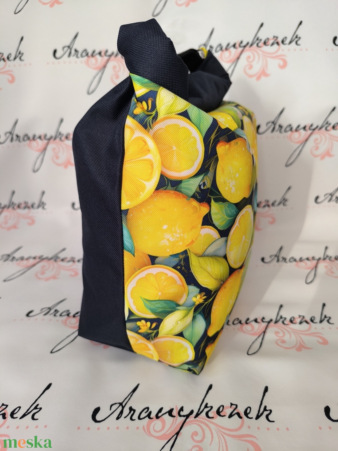 Citrom mintás-Vízálló uzsonnás tasak kézben vihető-PUL béléssel-Vállon is viheted egy megvásárolható pánttal - táska & tok - uzsonna- & ebéd tartó - ebéd tasak, doboz - Meska.hu