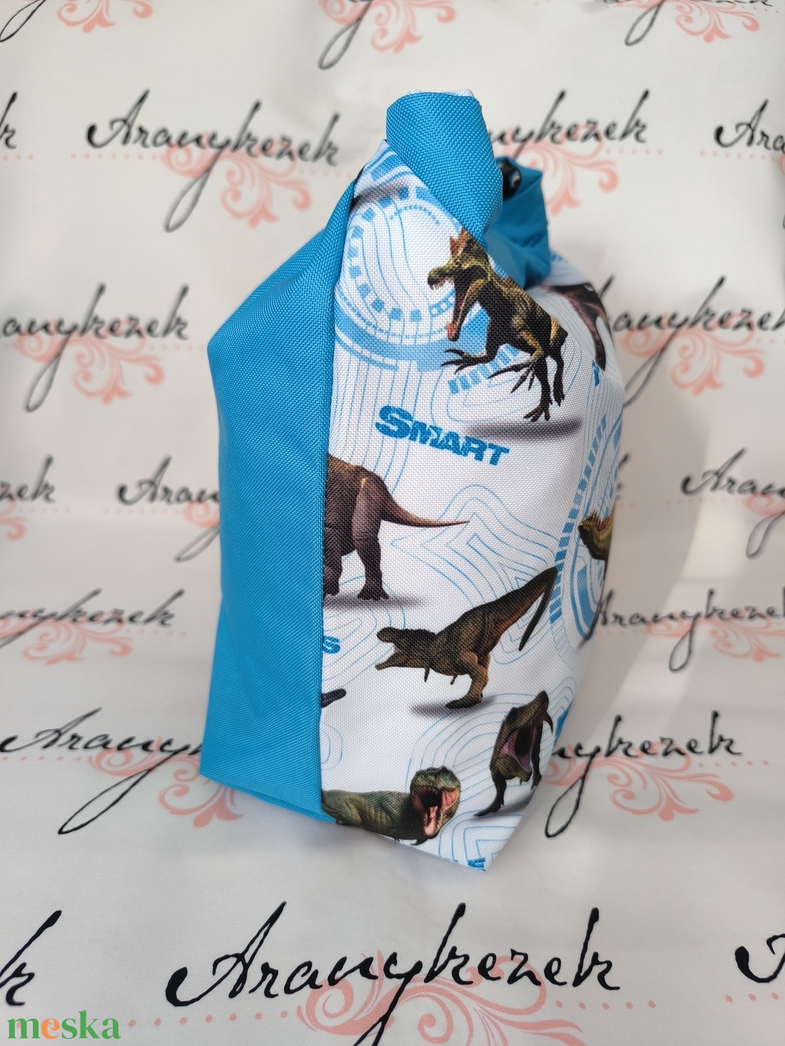 Dínószaurusz mintás-Vízálló uzsonnás tasak kézben vihető-PUL béléssel-Vállon is viheted egy megvásárolható pánttal - táska & tok - uzsonna- & ebéd tartó - ebéd tasak, doboz - Meska.hu