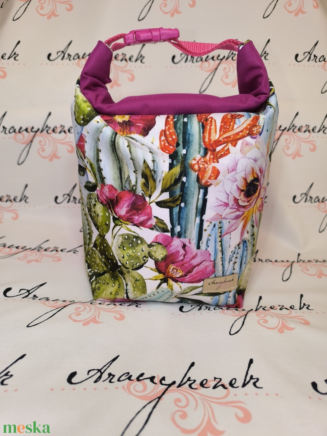 Kaktuszos-Vízálló uzsonnás tasak kézben vihető-PUL béléssel-Vállon is viheted egy megvásárolható pánttal - táska & tok - uzsonna- & ebéd tartó - ebéd tasak, doboz - Meska.hu