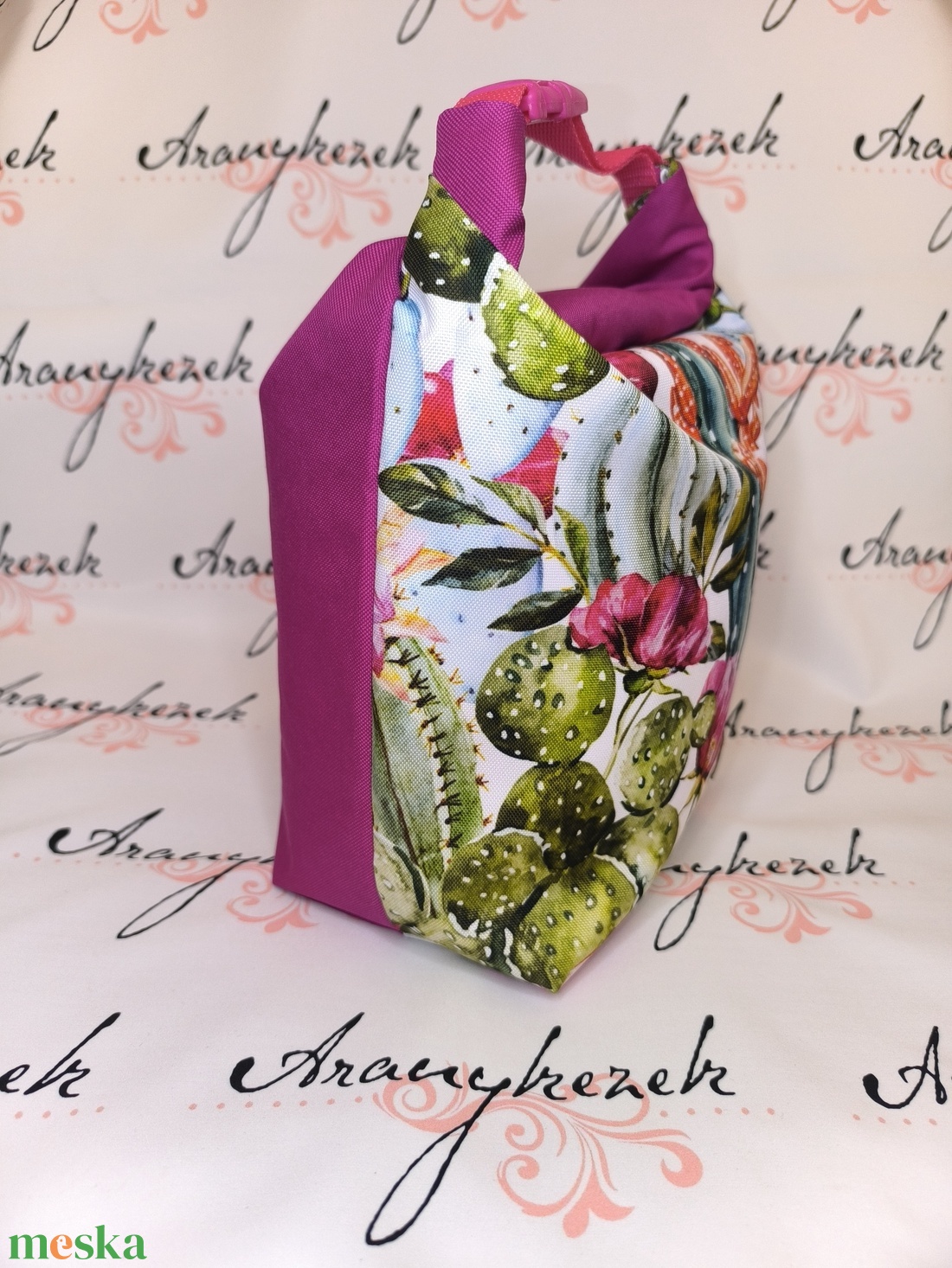 Kaktuszos-Vízálló uzsonnás tasak kézben vihető-PUL béléssel-Vállon is viheted egy megvásárolható pánttal - táska & tok - uzsonna- & ebéd tartó - ebéd tasak, doboz - Meska.hu