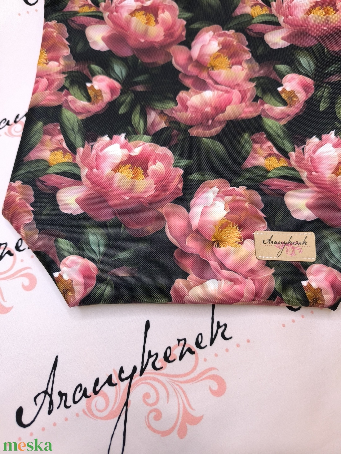 Bazsarózsás-Vízálló uzsonnás tasak kézben vihető-PUL béléssel-Vállon is viheted egy megvásárolható pánttal - táska & tok - uzsonna- & ebéd tartó - ebéd tasak, doboz - Meska.hu