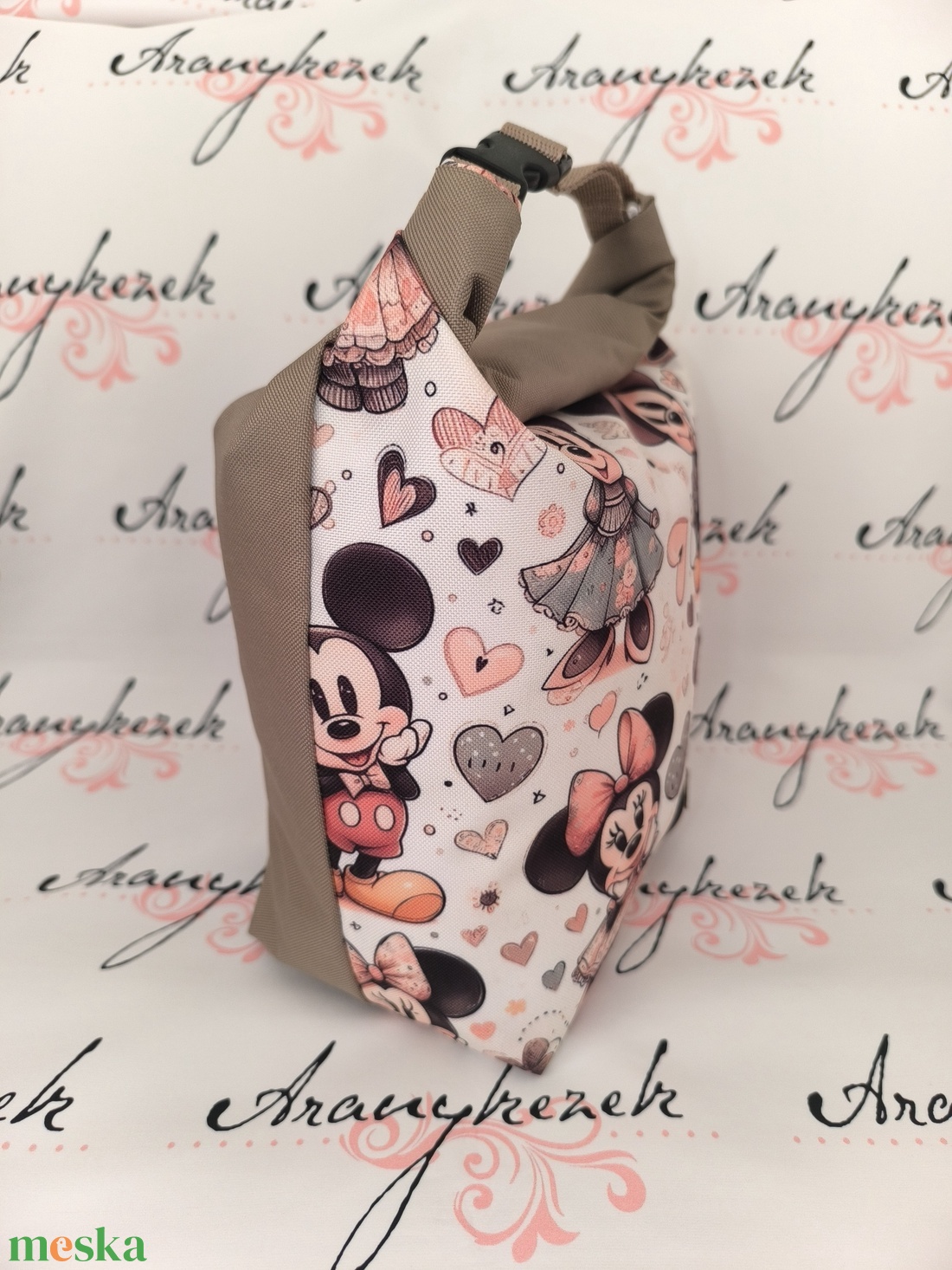 Minnie és Mickey-Vízálló uzsonnás tasak kézben vihető-PUL béléssel-Vállon is viheted egy megvásárolható pánttal - táska & tok - uzsonna- & ebéd tartó - ebéd tasak, doboz - Meska.hu