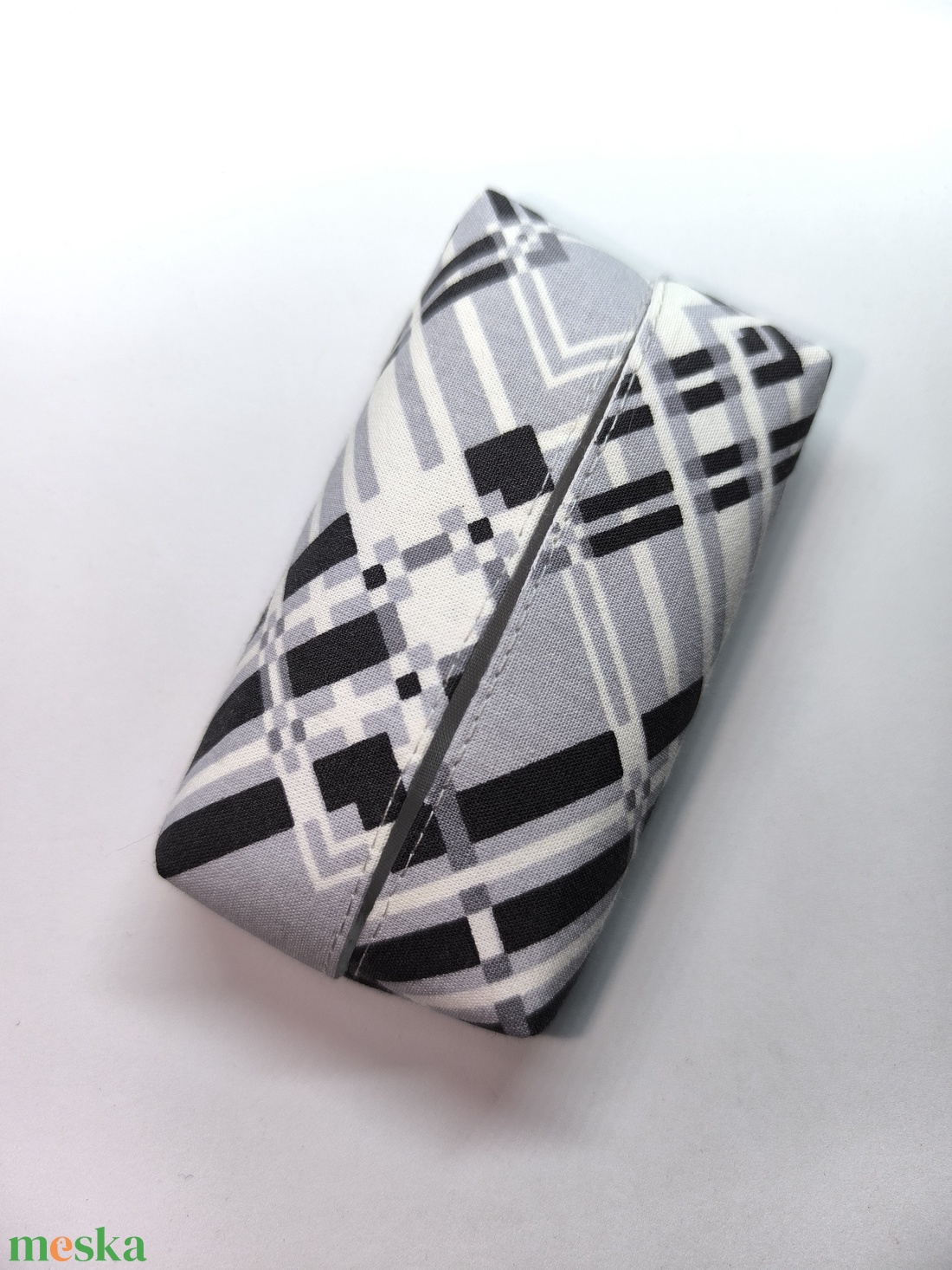 Szürke bélelt zsepitartó - táska & tok - pénztárca & más tok - zsebkendőtartó tok - Meska.hu