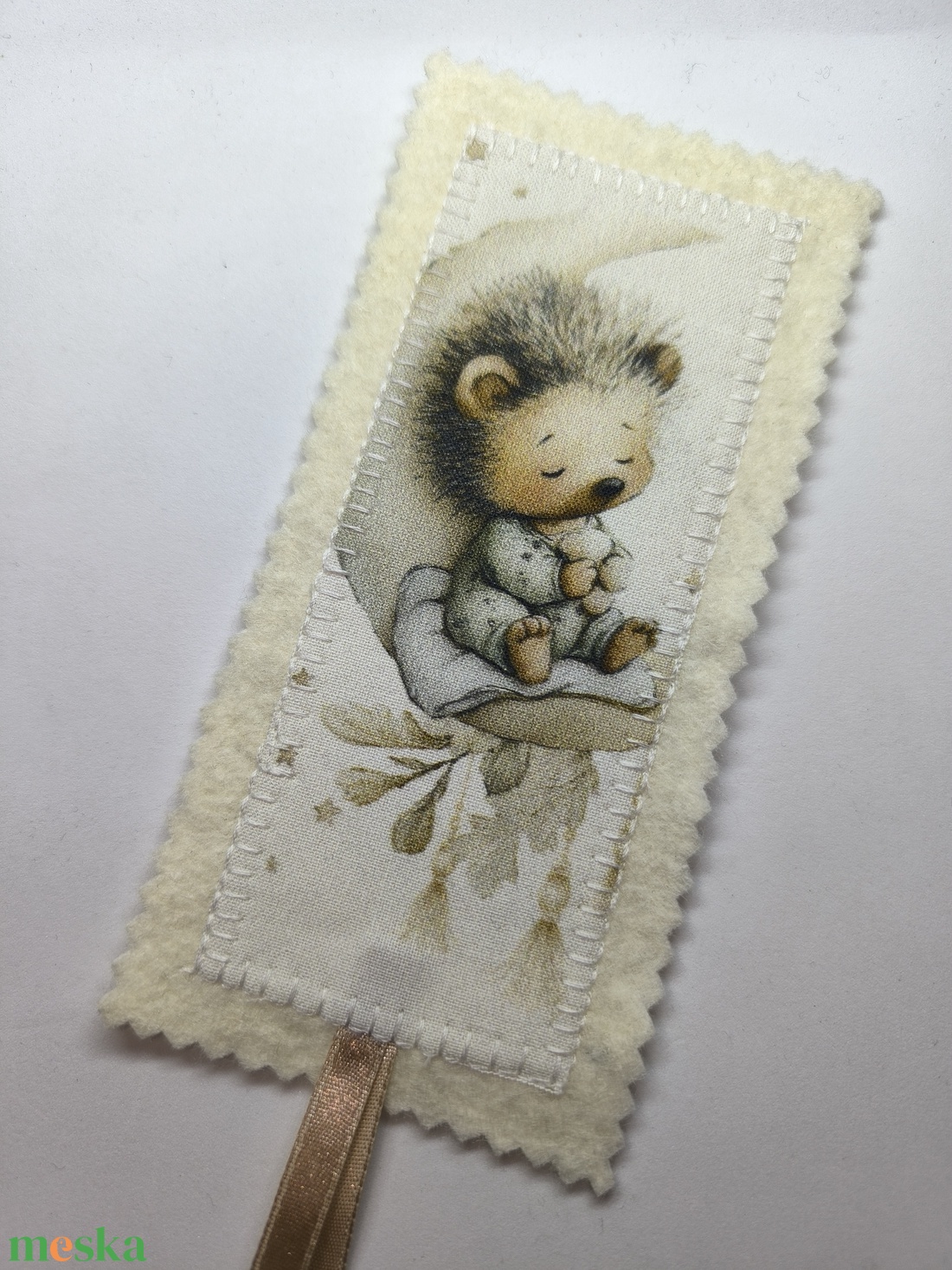 Szundikáló süni-könyvjelző  - könyv & zene - könyvjelző - Meska.hu