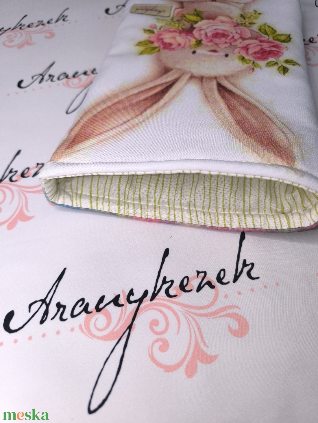  Könyvtok-tablet vagy e-book tok-KISEBB-Nyuszis-Prémium pamutvászonból, egyedi tervezésű hátoldallal - könyv & zene - könyvtok - Meska.hu