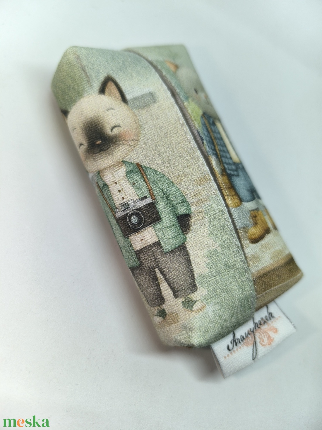 Cica város lakói-bélelt papírzsebkendő tartó  - táska & tok - pénztárca & más tok - zsebkendőtartó tok - Meska.hu