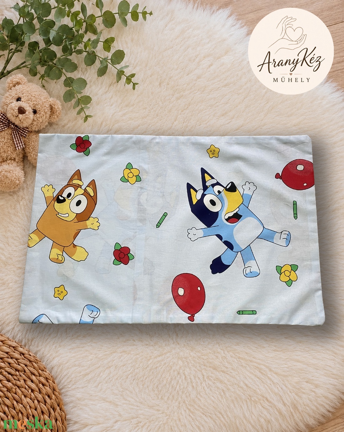 Bluey mintás bújtatós párnahuzat - baba - mama - baba ágynemű - baba párna és huzat - Meska.hu