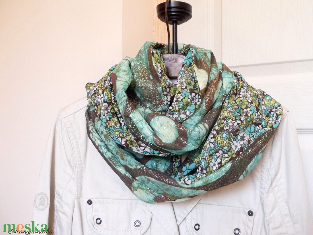 Smaragdzöldek. (muszlin csősál arannyal pettyezve) - ruha & divat - sál, sapka, kendő - sál - Meska.hu