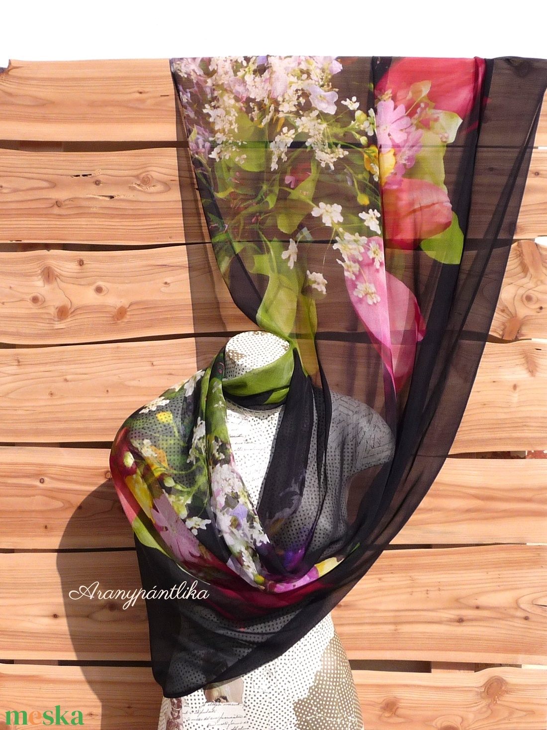 TULIPÁN hernyóselyem stóla (csipke nélkül) (Aranypántlika) - ruha & divat - sál, sapka, kendő - stóla - Meska.hu TULIPÁN hernyóselyem stóla (csipke nélkül) (Aranypántlika) - ruha & divat - sál, sapka, kendő - stóla - Meska.hu