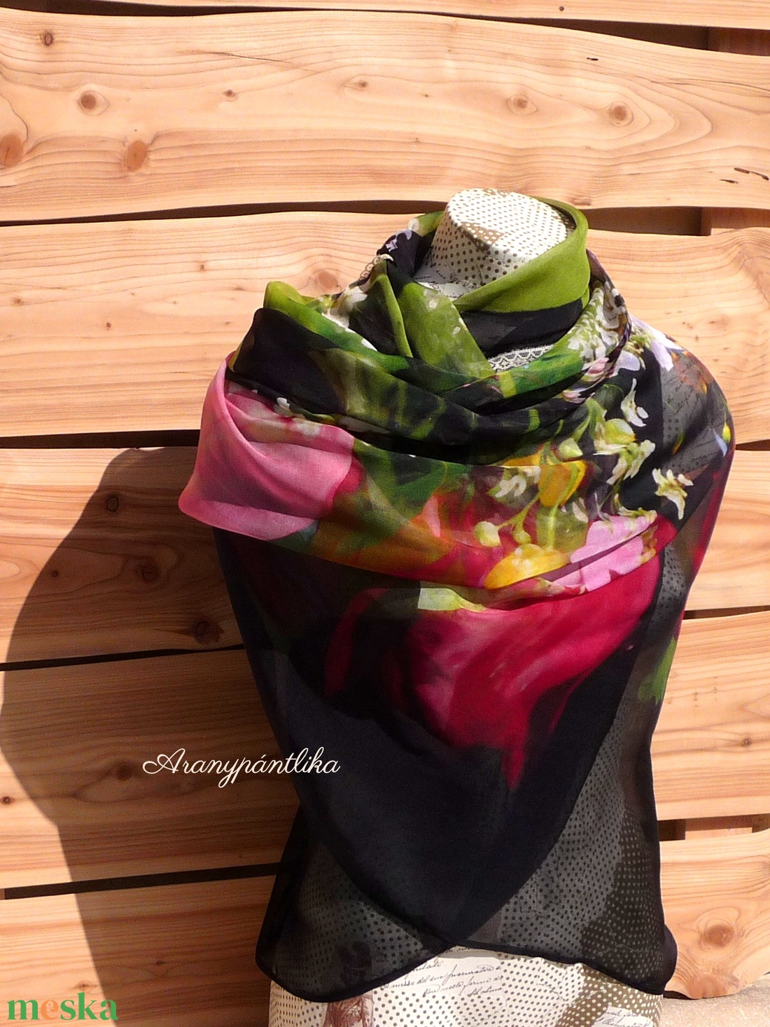 TULIPÁN hernyóselyem stóla (csipke nélkül) (Aranypántlika) - ruha & divat - sál, sapka, kendő - stóla - Meska.hu TULIPÁN hernyóselyem stóla (csipke nélkül) (Aranypántlika) - ruha & divat - sál, sapka, kendő - stóla - Meska.hu