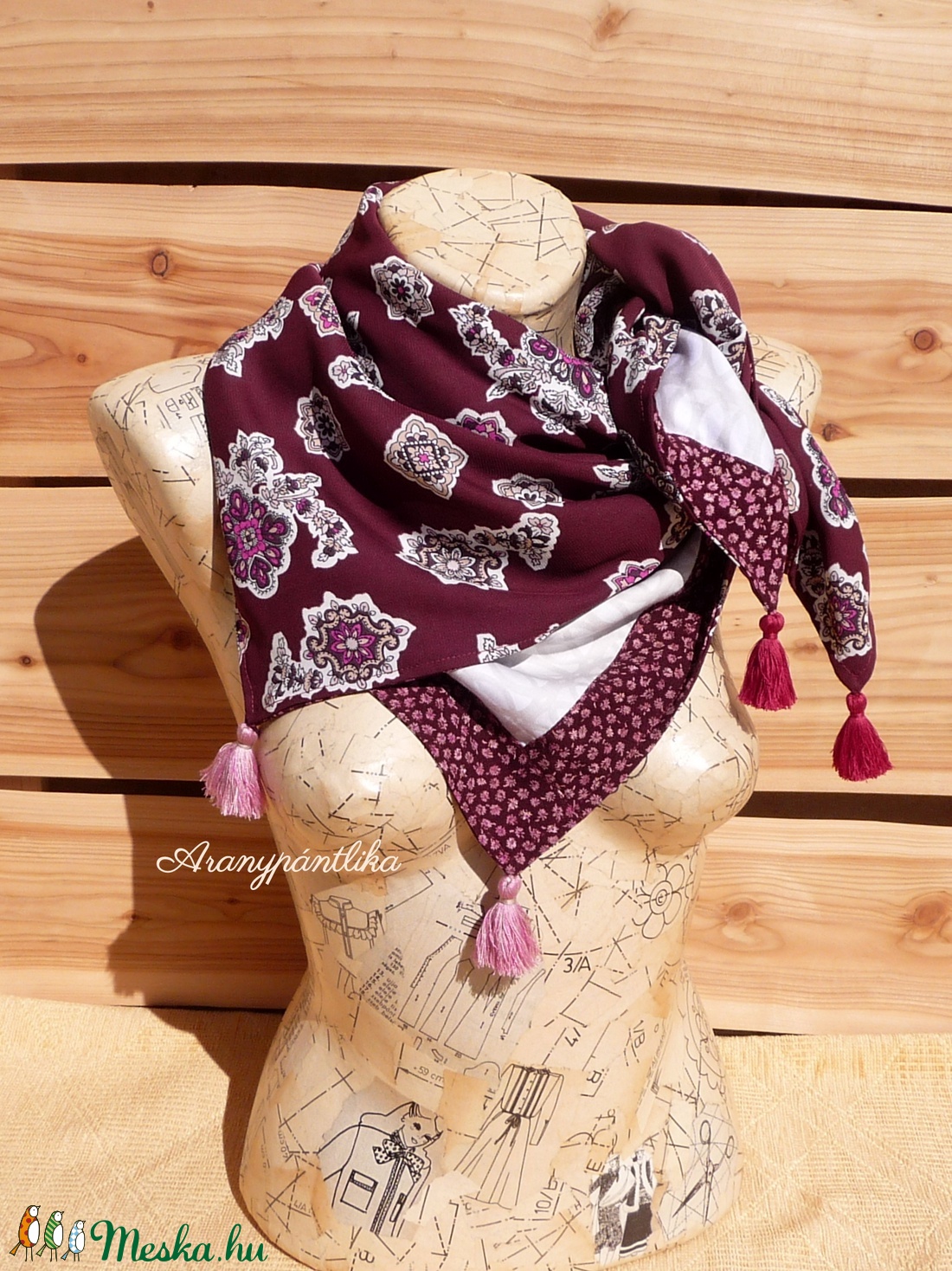 Kétoldalas kendő (bordó-bézs, keleti mintával és apró virágokkal) -  - Meska.hu