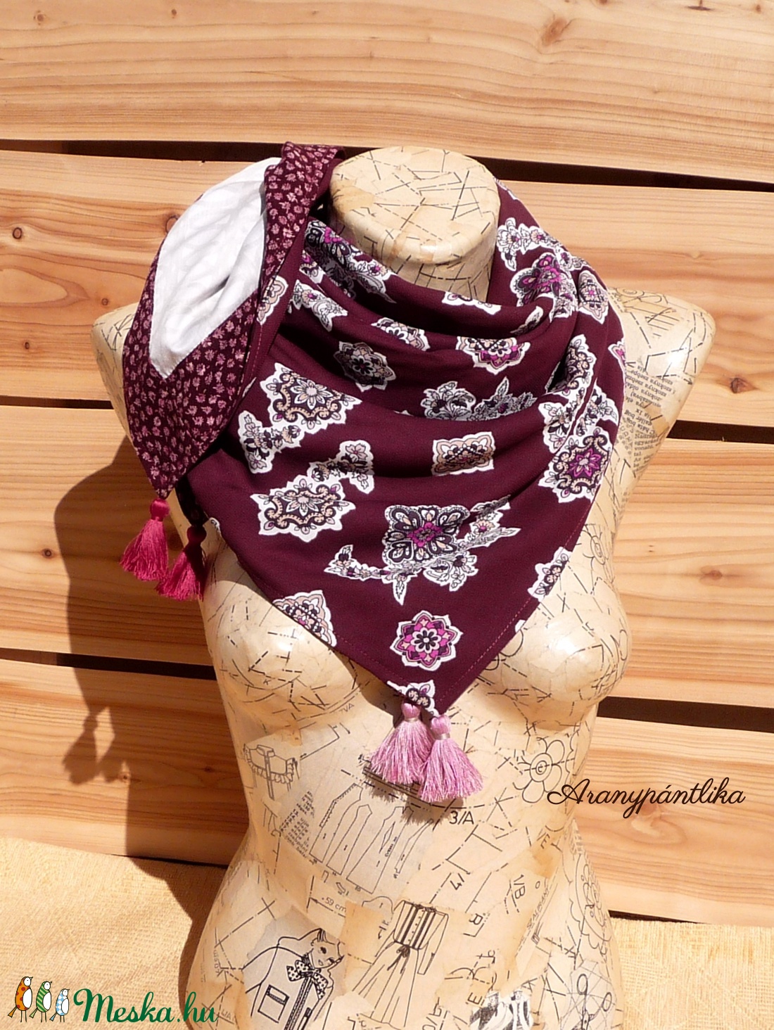 Kétoldalas kendő (bordó-bézs, keleti mintával és apró virágokkal) -  - Meska.hu