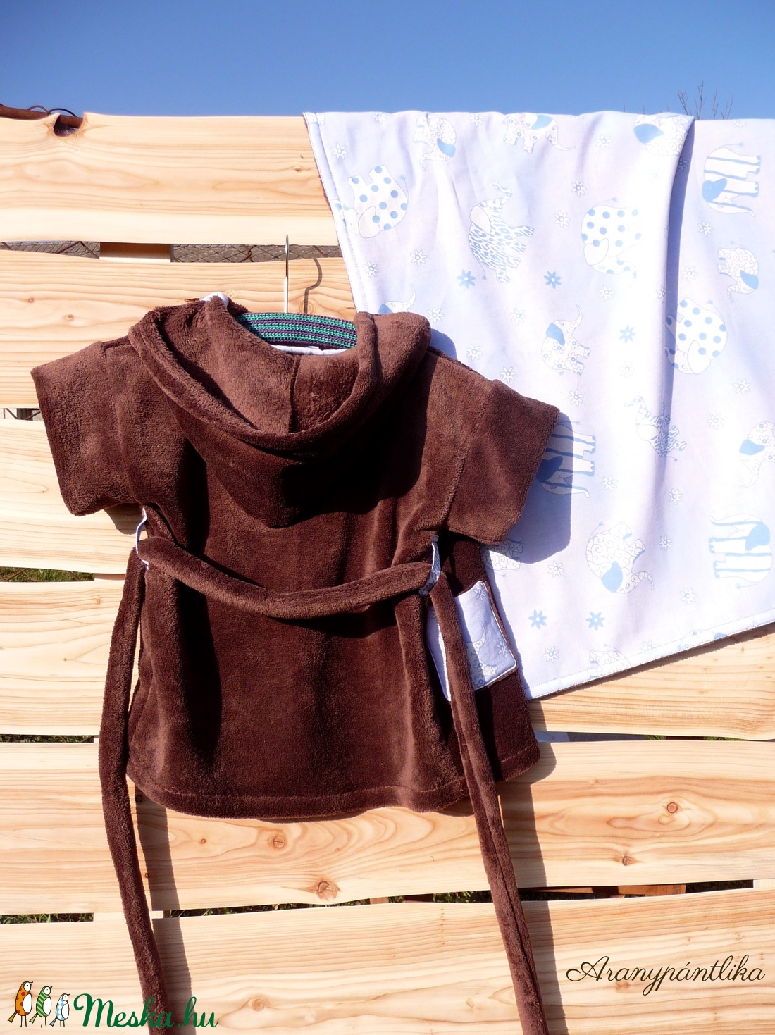 LEFOGLALVA. Babaköntös + babatakaró szett (csokibarna-világoskék) - Aranypántlika - ruha & divat - babaruha & gyerekruha - ruha - Meska.hu LEFOGLALVA. Babaköntös + babatakaró szett (csokibarna-világoskék) - Aranypántlika - ruha & divat - babaruha & gyerekruha - ruha - Meska.hu