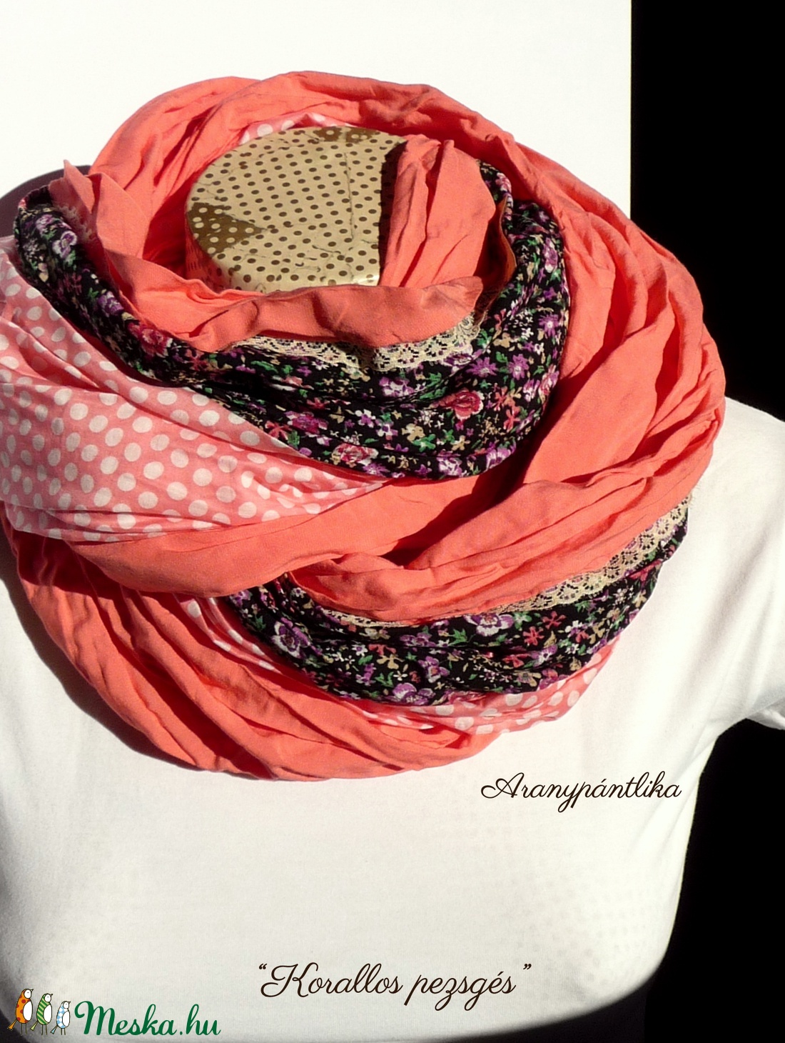 Korallos pezsgés csipkés csősál - Aranypántlika - ruha & divat - sál, sapka, kendő - sál - Meska.hu Korallos pezsgés csipkés csősál - Aranypántlika - ruha & divat - sál, sapka, kendő - sál - Meska.hu