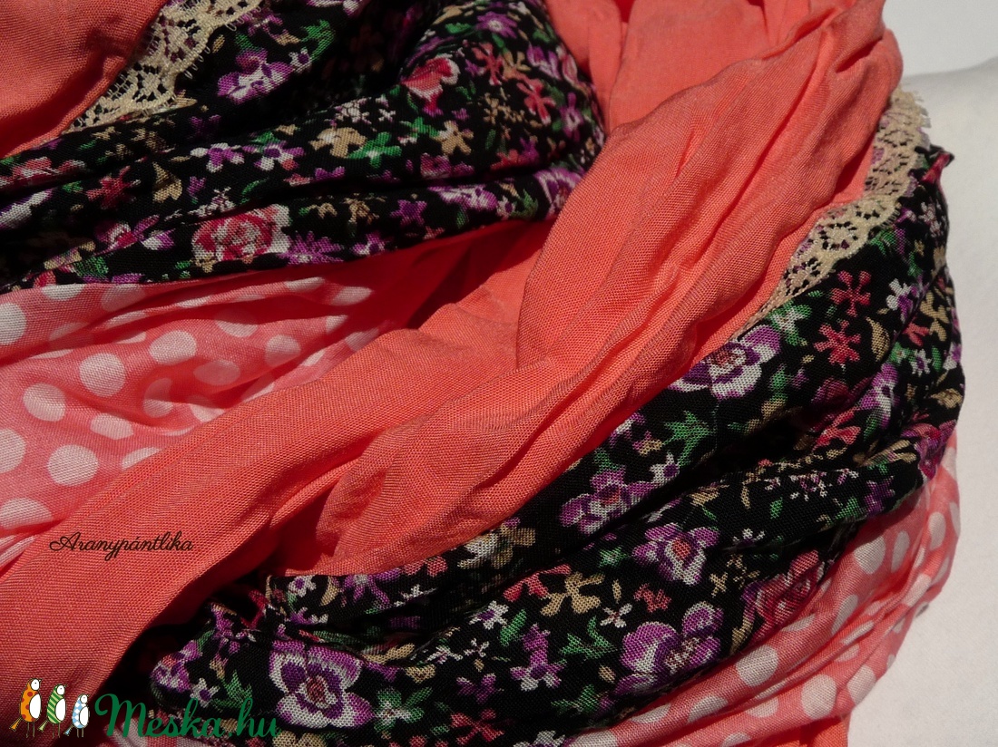 Korallos pezsgés csipkés csősál - Aranypántlika - ruha & divat - sál, sapka, kendő - sál - Meska.hu Korallos pezsgés csipkés csősál - Aranypántlika - ruha & divat - sál, sapka, kendő - sál - Meska.hu