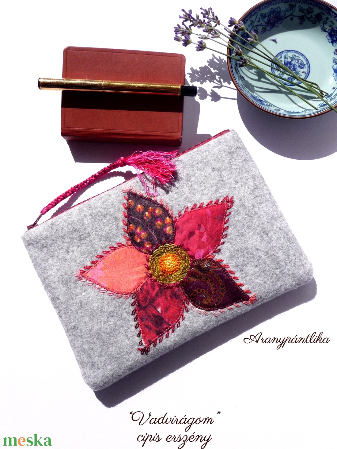 Vadvirágom cipzáros erszény - Aranypántlika - táska & tok - neszesszer - Meska.hu