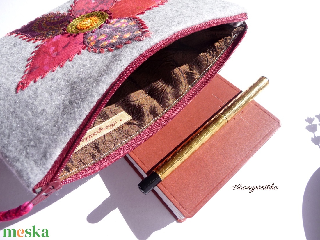 Vadvirágom cipzáros erszény - Aranypántlika - táska & tok - neszesszer - Meska.hu
