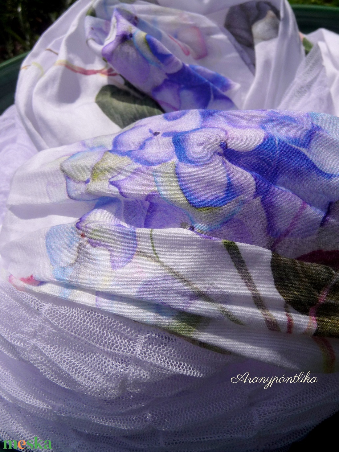 Hortenziás tüllösöm EXTRA SZÉLES csősál - Aranypántlika - ruha & divat - sál, sapka, kendő - sál - Meska.hu Hortenziás tüllösöm EXTRA SZÉLES csősál - Aranypántlika - ruha & divat - sál, sapka, kendő - sál - Meska.hu