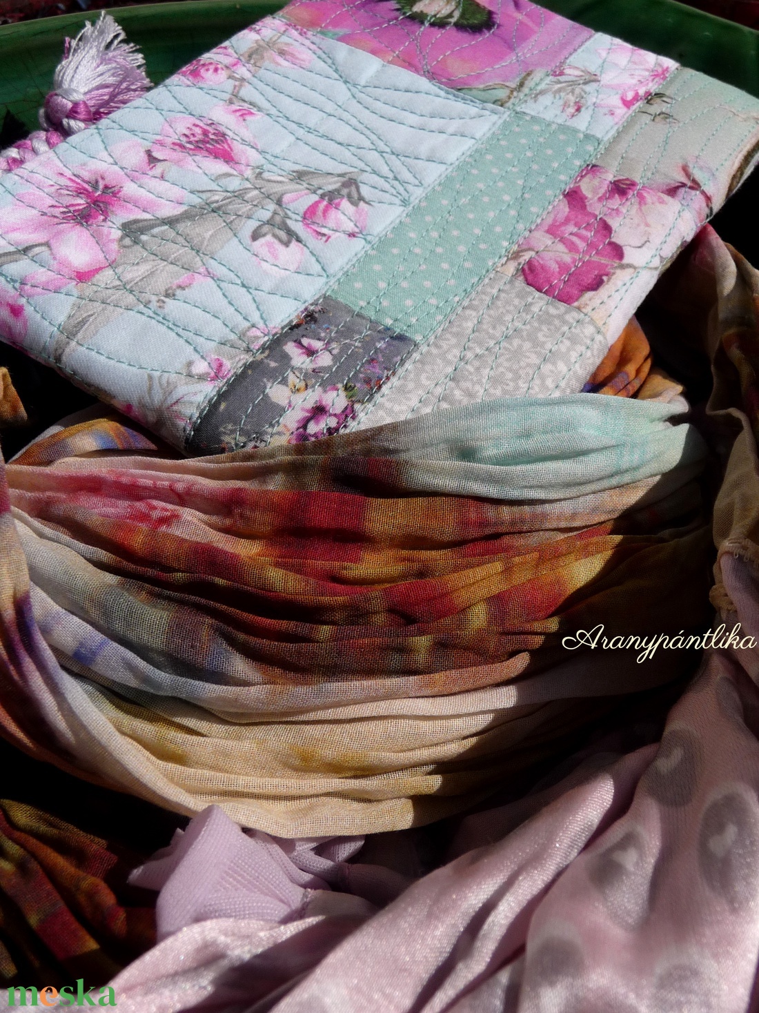 Szivárvány szett (erszényke sállal) - Aranypántlika - ruha & divat - sál, sapka, kendő - sál - Meska.hu Szivárvány szett (erszényke sállal) - Aranypántlika - ruha & divat - sál, sapka, kendő - sál - Meska.hu