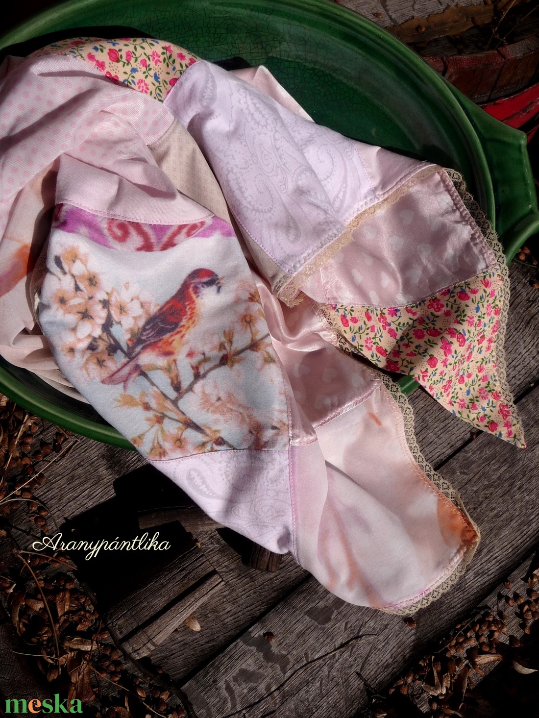 Csicsergő csipkés sálkendő - Aranypántlika  - ruha & divat - sál, sapka, kendő - kendő - Meska.hu Csicsergő csipkés sálkendő - Aranypántlika  - ruha & divat - sál, sapka, kendő - kendő - Meska.hu