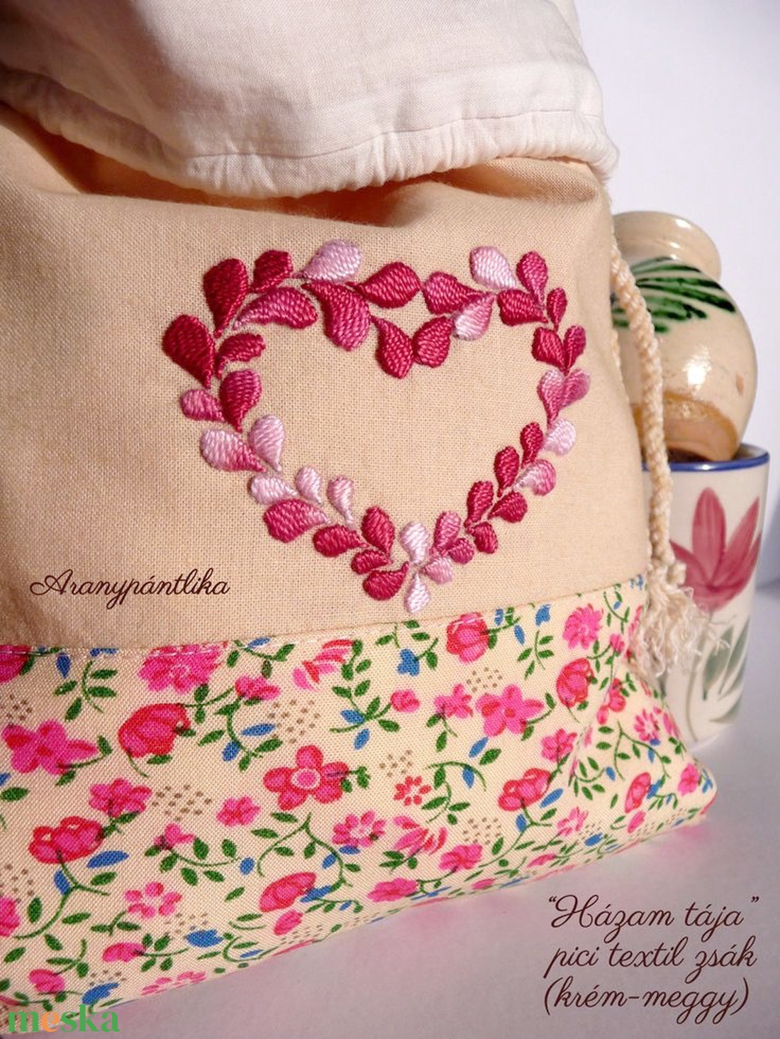 Kézzel hímzett textilzsák (bordó szívvel) - táska & tok - bevásárlás & shopper táska - shopper, textiltáska, szatyor - Meska.hu