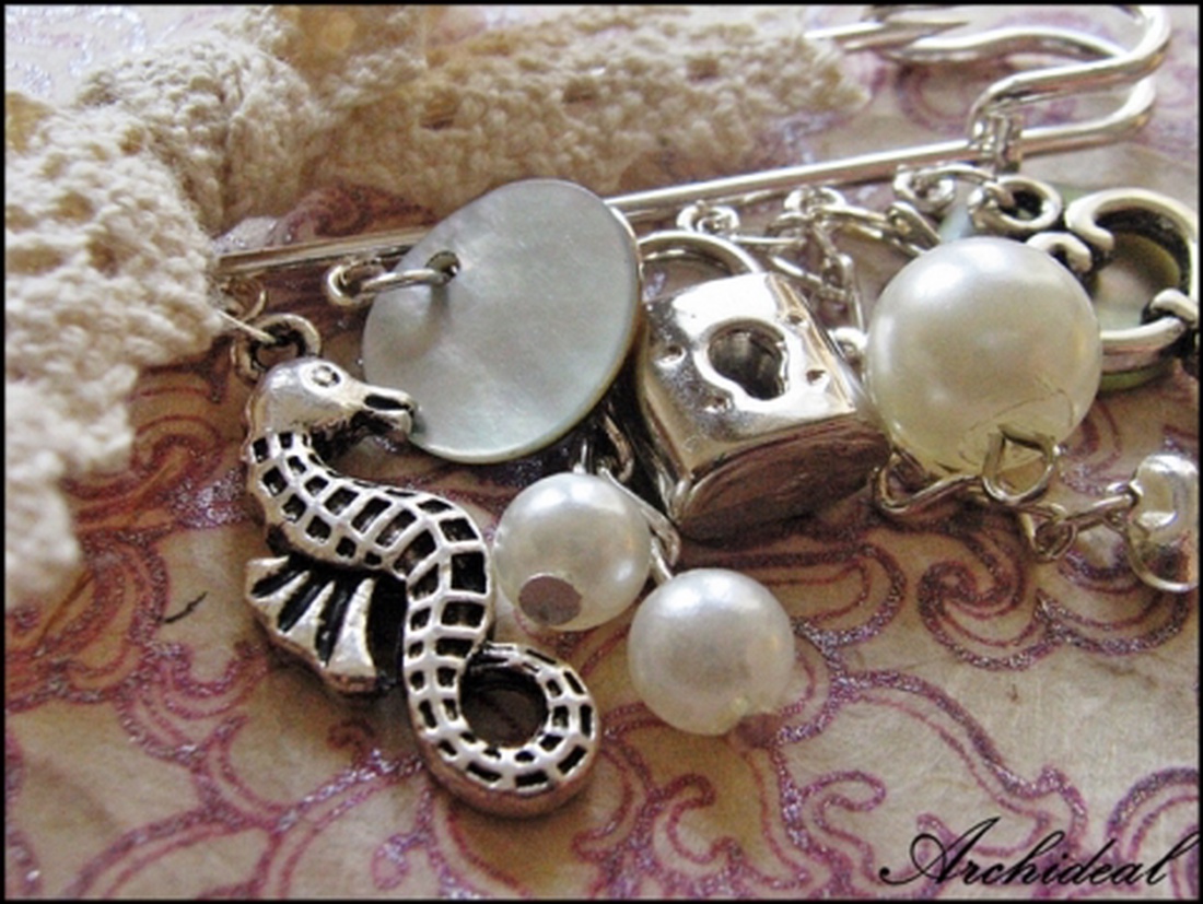 Romantikus kitűző - gyöngyház -  - Meska.hu