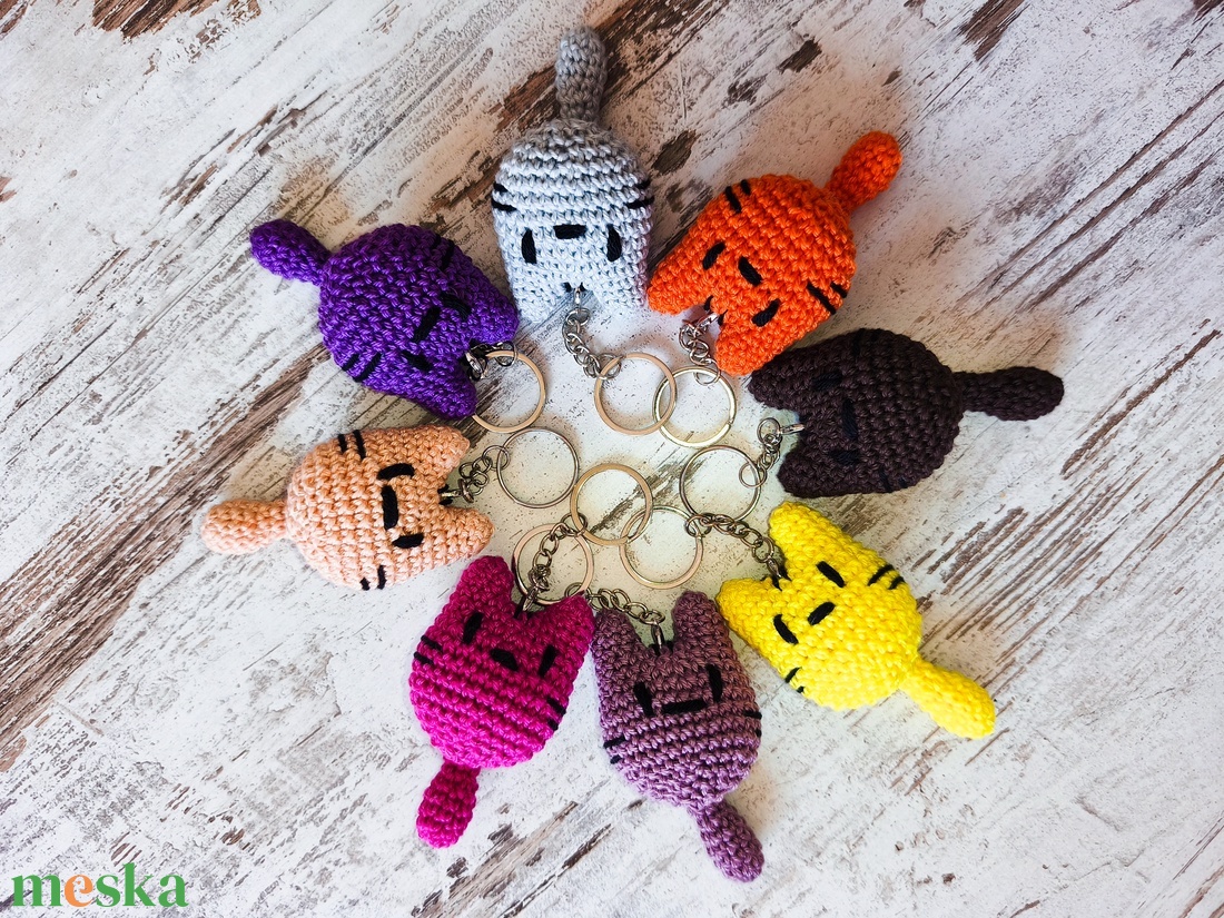 Horgolt cica kulcstartó - táska & tok - kulcstartó & táskadísz - kulcstartó - Meska.hu