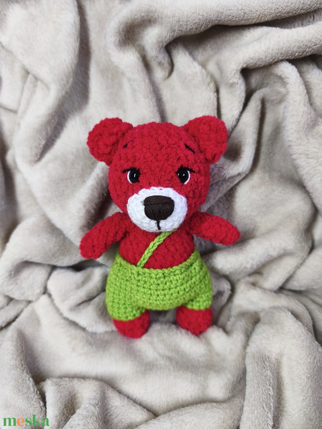 Horgolt piros maci - játék & sport - plüssállat & játékfigura - maci - Meska.hu