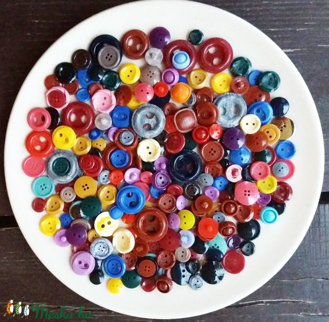 200 db Vegyes gombcsomag - kellékek & szerszámok - műanyag gomb - műanyag gomb - Meska.hu 200 db Vegyes gombcsomag - kellékek & szerszámok - műanyag gomb - műanyag gomb - Meska.hu