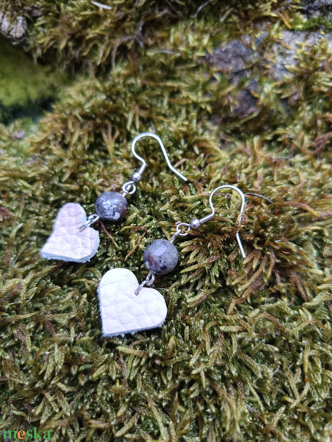 Szív alakú fülbevaló  - ékszer - fülbevaló - lógó fülbevaló - Meska.hu