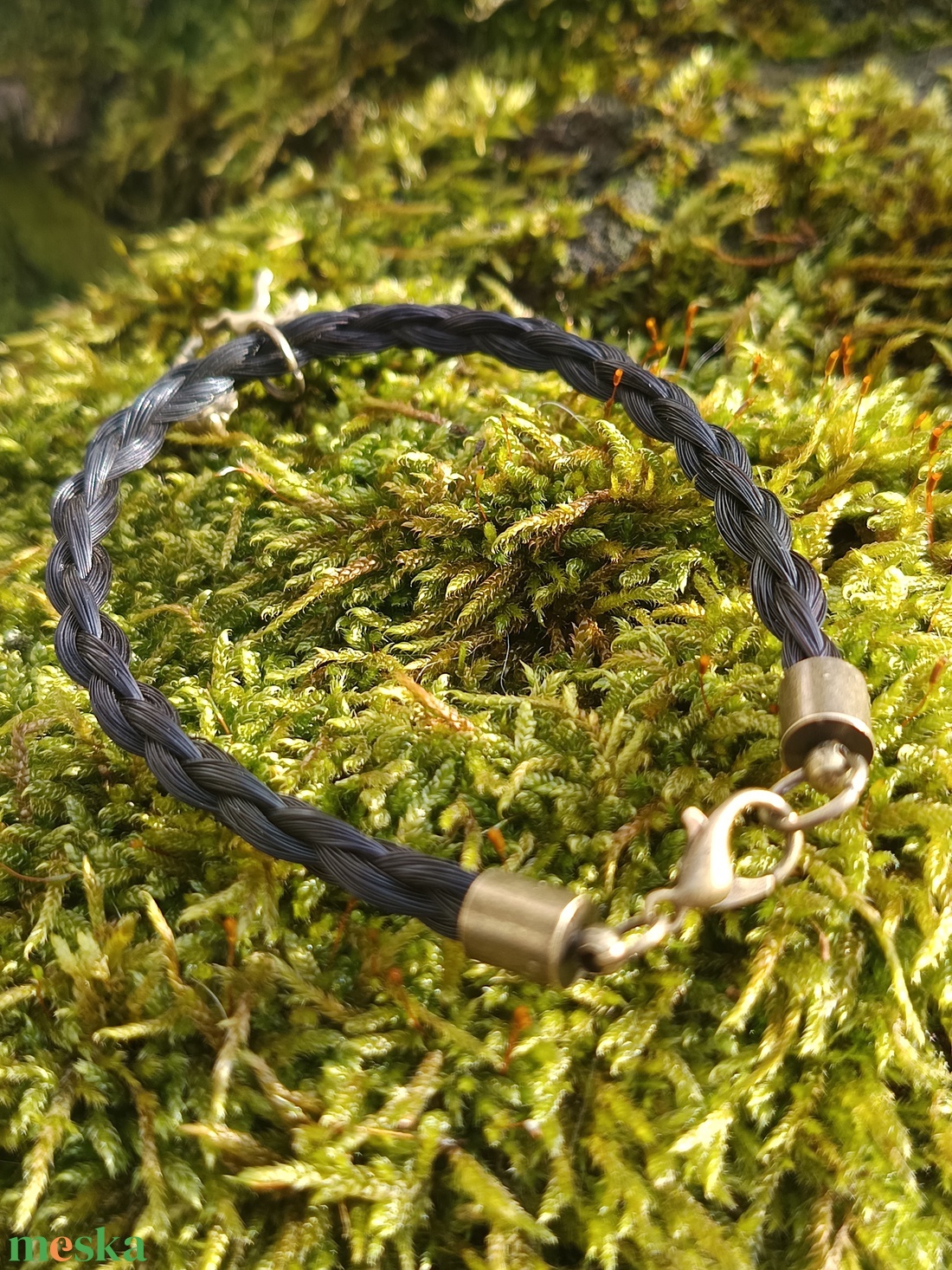 Egyedi medálos lószőr karkötő - ékszer - karkötő - fonott karkötő - Meska.hu